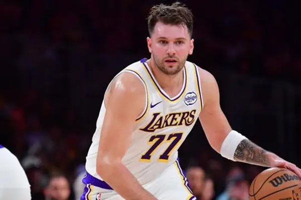 湖人主帅雷迪克透露东契奇回归时间表 周日战<a href=/lanqiu_jingcai/76ers/ target=_blank class=infotextkey>76人</a>成潜在复出战