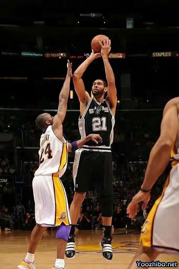 蒂姆-邓肯:NBA75大巨星榜单上的<a href=/lanqiu_jingcai/spurs/ target=_blank class=infotextkey>马刺</a>传奇