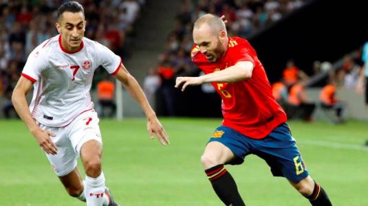 伊涅斯塔也是顶级的中场大师,同样是梦三<a href=/zuqiu_jingcai/barcelona/ target=_blank class=infotextkey>巴萨</a>的核心