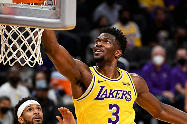 <a href=/lanqiu_jingcai/lakers/ target=_blank class=infotextkey>湖人</a>季前赛首胜:艾顿26分钟砍14+8,直言要做防守锚点