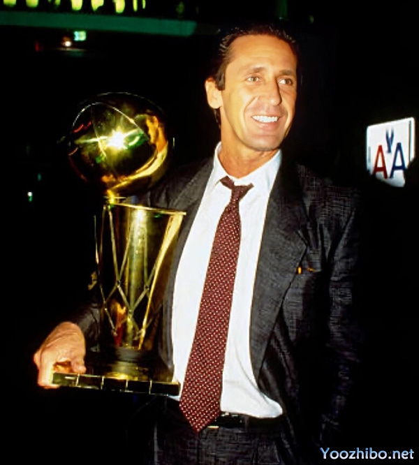 帕特-莱利:1989-90赛季的NBA最佳教练与<a href=/lanqiu_jingcai/lakers/ target=_blank class=infotextkey>湖人</a>王朝的缔造者