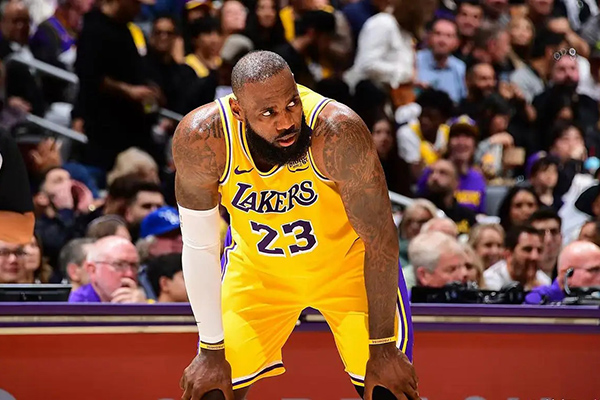 NBA休赛期动态:<a href=/lanqiu_jingcai/lakers/ target=_blank class=infotextkey>湖人</a>伤病、勇士签约与<a href=/lanqiu_jingcai/76ers/ target=_blank class=infotextkey>76人</a>合同进展